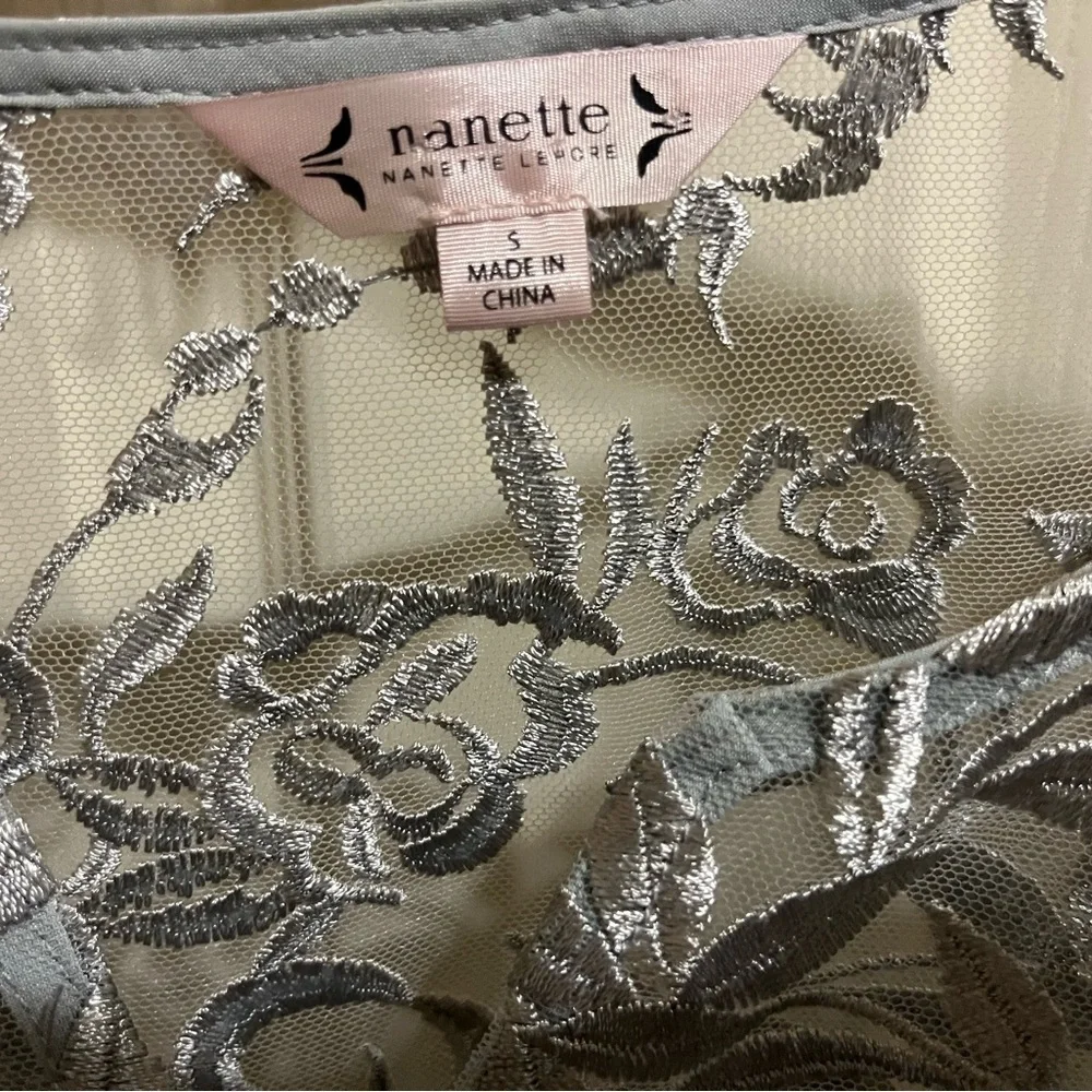 Nanette Lepore Silver Floral Lace Blouse - Picture 3 of 3